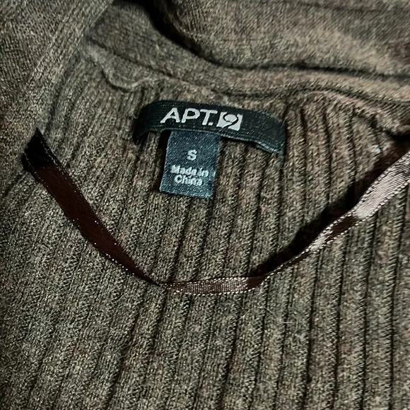 Cardigan - Picture 2 of 2